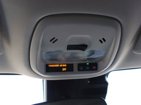 Used 2025 Chevrolet Trax ACTIV w/ Driver Confidence Package image 25