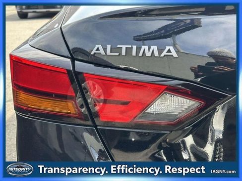 Certified 2024 Nissan Altima 2.5 SV FWD image 10