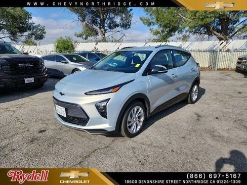 Certified 2022 Chevrolet Bolt EUV LT w/ Comfort Package FWD image 1