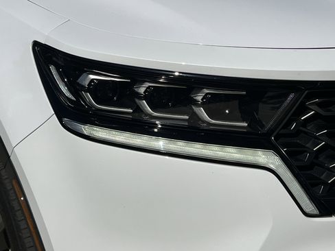 Used 2023 Kia Sorento SX Prestige image 11