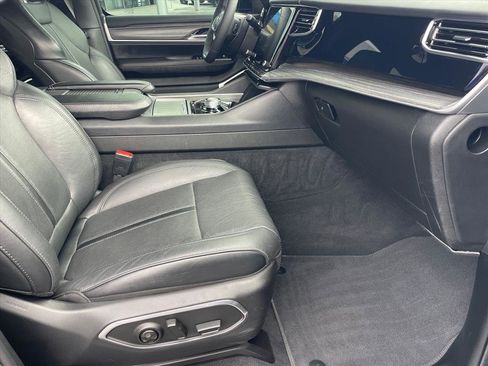 Used 2023 Jeep Wagoneer Series II image 28