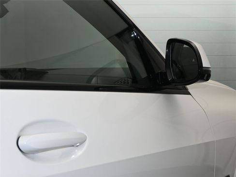 Used 2024 BMW X5 xDrive40i w/ Executive Package image 15