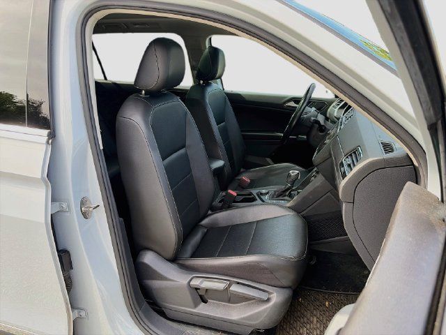 Used 2018 Volkswagen Tiguan SEL AWD/4WD image 17