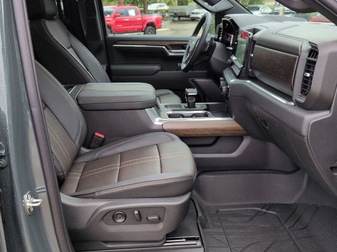 Certified 2026 Chevrolet Silverado 1500 High Country w/ Technology Package image 26