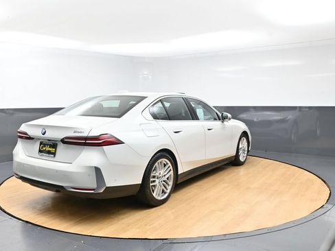 Used 2025 BMW 530i RWD image 42