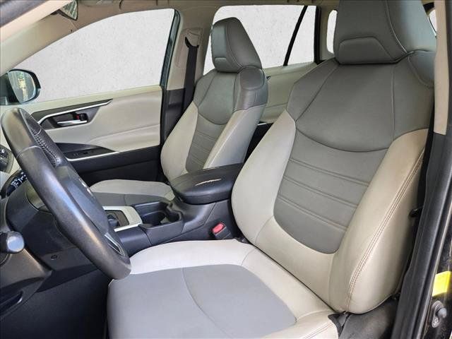 Used 2021 Toyota RAV4 XLE Premium AWD/4WD image 10