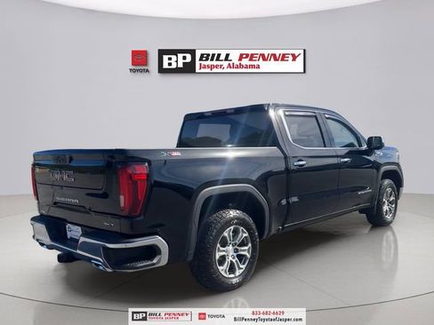 Used 2022 GMC Sierra 1500 SLT w/ X31 Off-Road Package image 10
