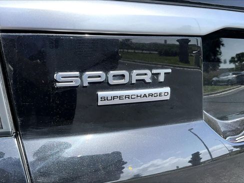 Used 2019 Land Rover Range Rover Sport Supercharged AWD/4WD image 10