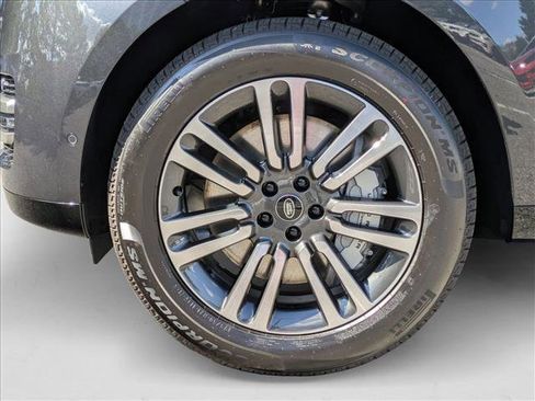 New 2025 Land Rover Range Rover SE image 10