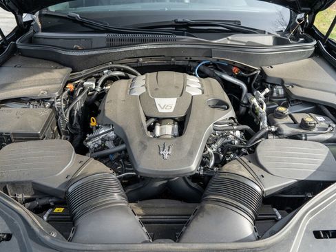 Used 2024 Maserati Levante GT Ultima image 14