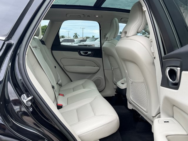 Used 2023 Volvo XC60 B5 Core w/ Climate Package FWD image 17