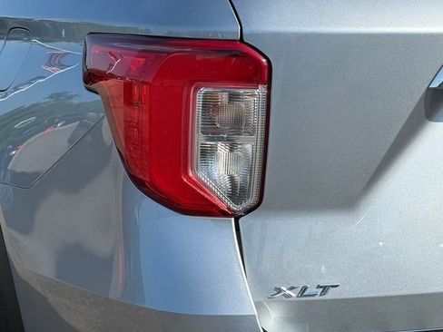 Used 2023 Ford Explorer XLT AWD/4WD image 29