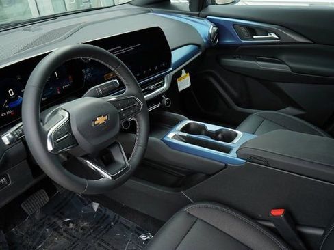 New 2025 Chevrolet Equinox EV LT image 21