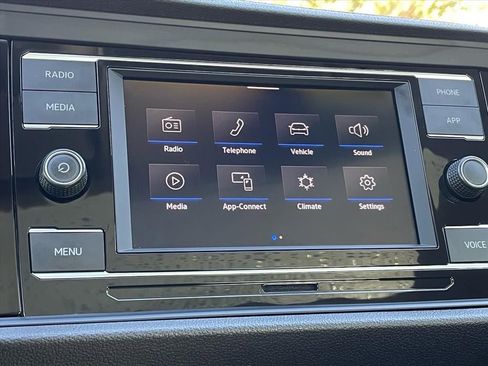 Used 2023 Volkswagen Jetta SE w/ Panoramic Sunroof Package image 13