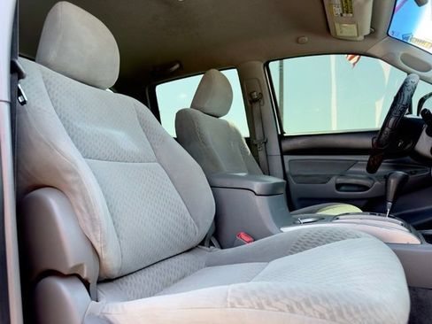 Used 2011 Toyota Tacoma PreRunner w/ SR5 Pkg #2 RWD image 15