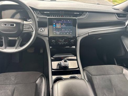 Used 2023 Jeep Grand Cherokee L Laredo image 21