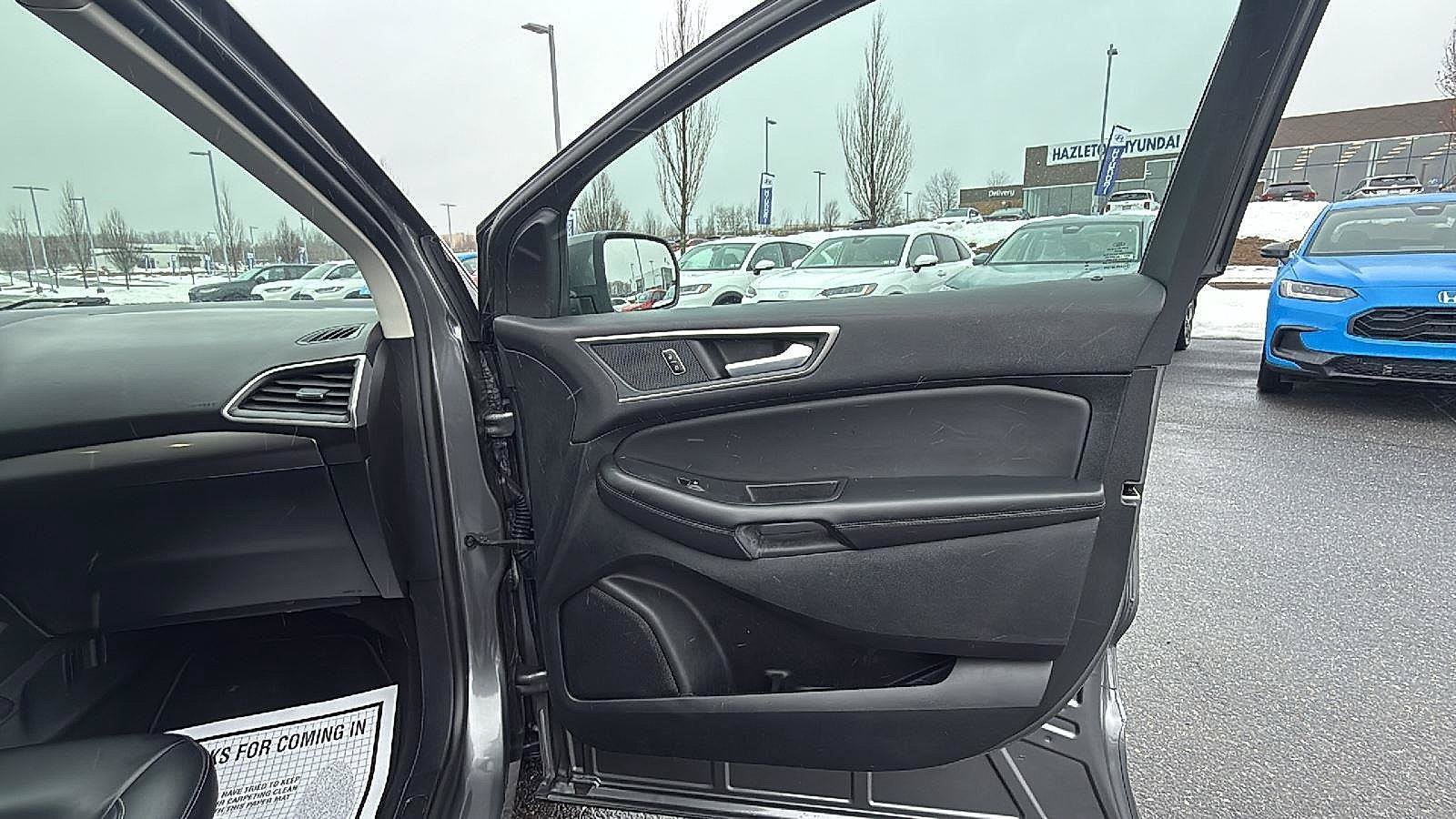 Used 2024 Ford Edge SEL AWD/4WD image 17
