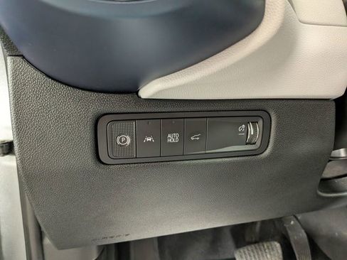 Certified 2025 Chevrolet Equinox EV LT w/ Convenience Package image 18