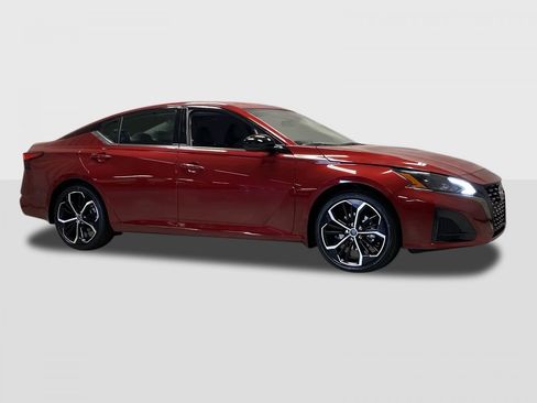 New 2025 Nissan Altima 2.5 SR w/ SR Premium Package image 7