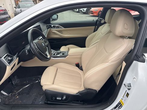 Used 2024 BMW 430i xDrive Coupe w/ Premium Package image 16