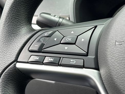 Used 2024 Nissan Altima 2.5 SV FWD image 19