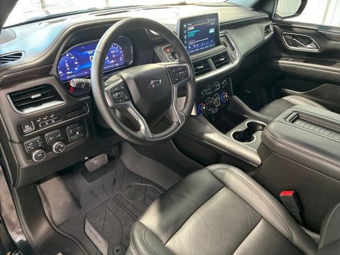 Used 2024 Chevrolet Suburban Z71 w/ Luxury Package image 9