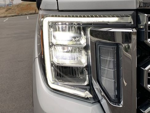 Used 2021 GMC Sierra 2500 Denali w/ Denali Ultimate Package image 9