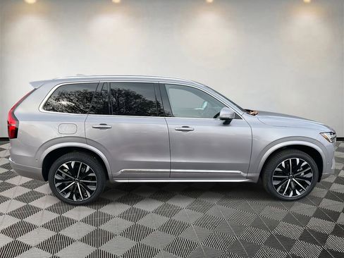 New 2026 Volvo XC90 B6 Plus image 2
