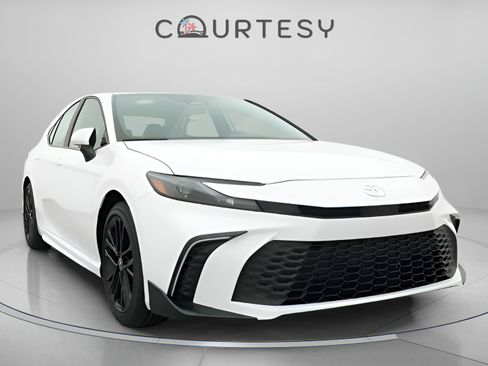 Certified 2026 Toyota Camry SE FWD image 19