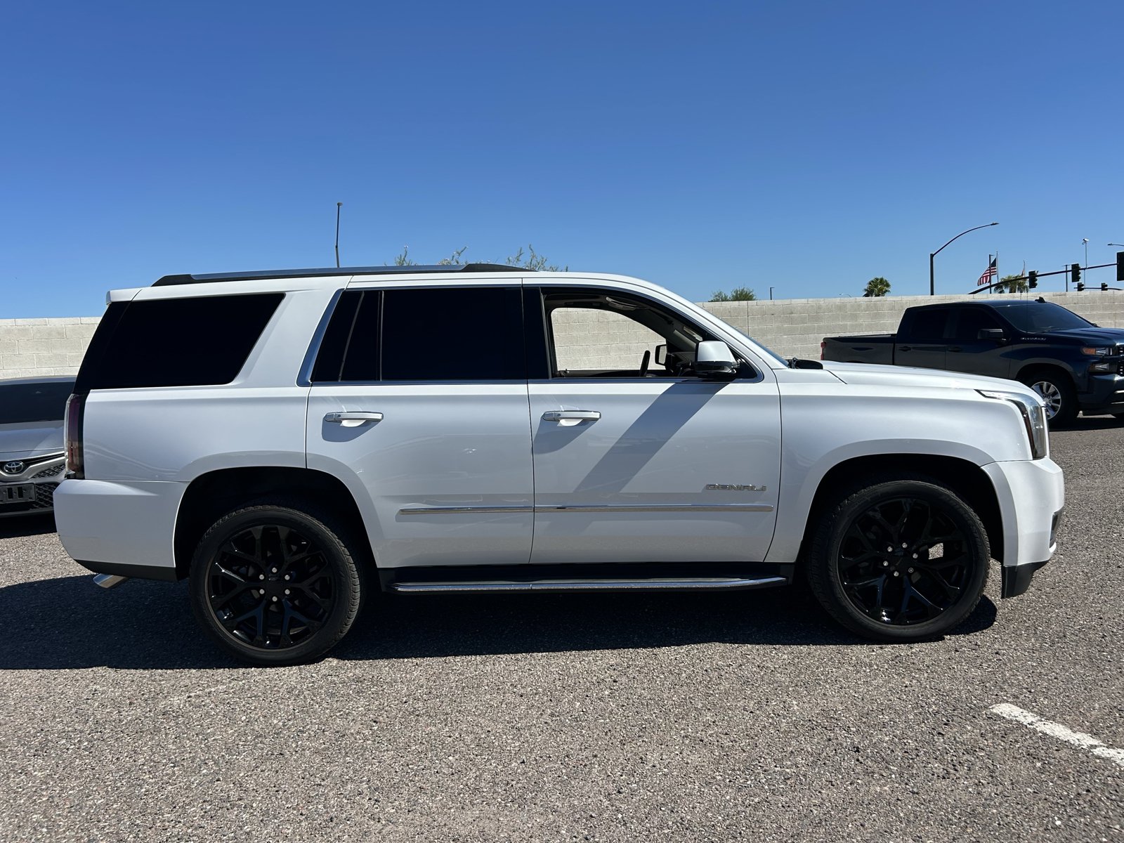 Used 2017 GMC Yukon Denali w/ Open Road Package AWD/4WD image 6