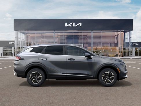 New 2025 Kia Sportage LX image 7