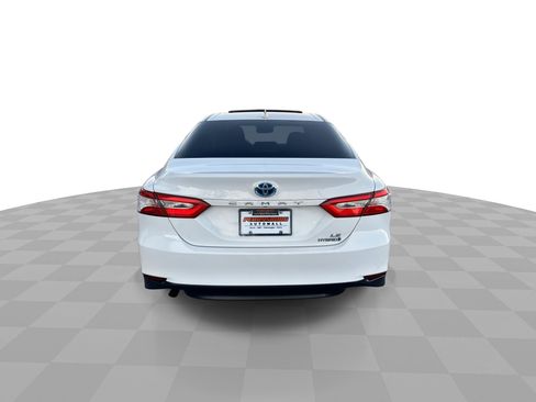 Used 2020 Toyota Camry LE image 7