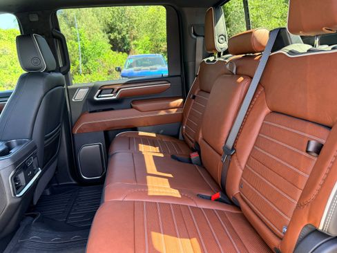 New 2026 GMC Sierra 2500 Denali Ultimate image 8