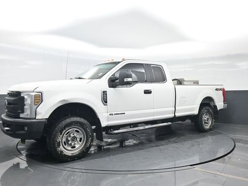 Used 2019 Ford F250 XL w/ XL Value Package image 2