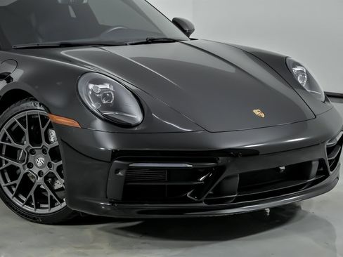 Used 2024 Porsche 911 Carrera T image 3