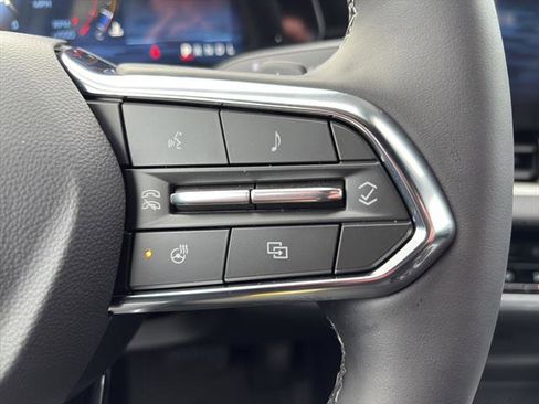 New 2026 Chevrolet Equinox LT w/ Convenience Package II FWD image 18