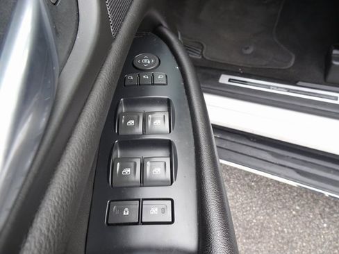 Used 2017 Cadillac Escalade Premium Luxury image 13