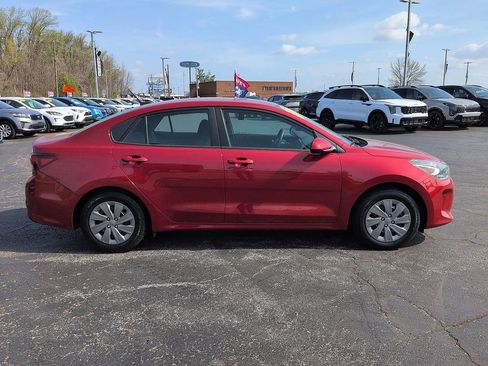 Used 2019 Kia Rio S image 2