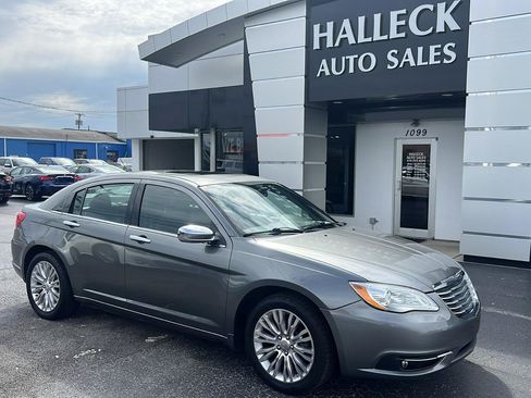 Used 2011 Chrysler 200 Limited FWD image 7