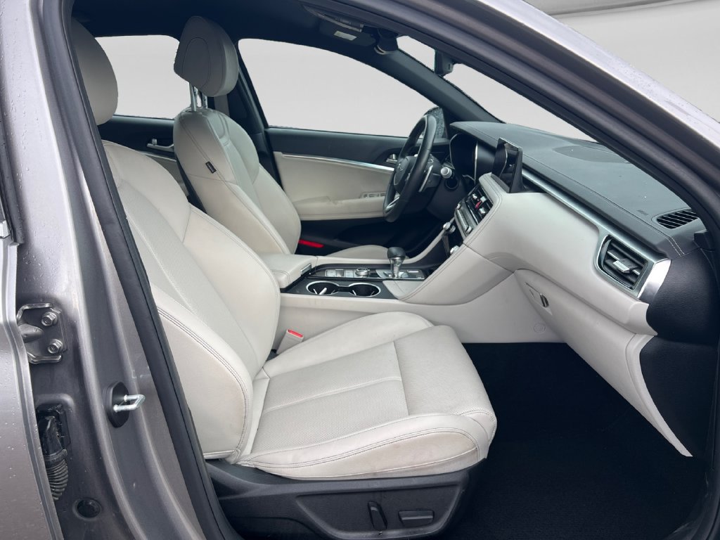 Used 2025 Genesis G70 2.5T AWD/4WD image 14