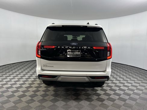 Used 2025 Ford Expedition Platinum image 7