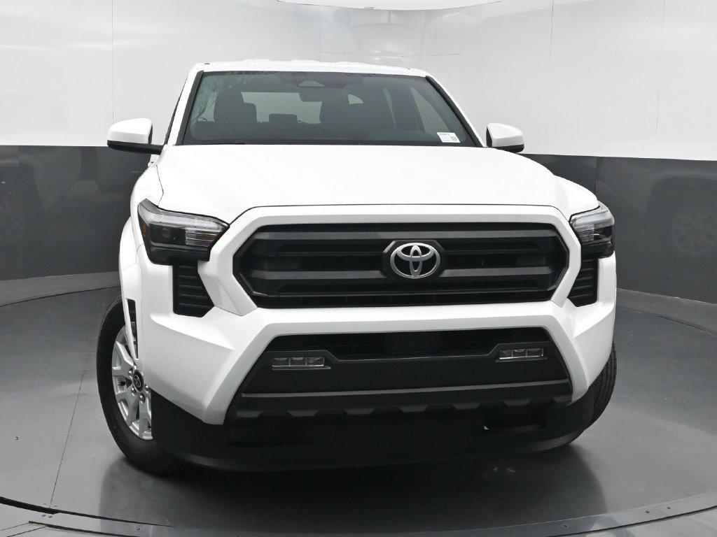 Used 2024 Toyota Tacoma SR5 AWD/4WD image 39