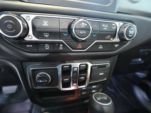 Used 2021 Jeep Wrangler Unlimited Sport AWD/4WD image 28