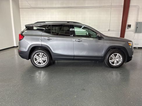 Used 2020 GMC Terrain SLE w/ Driver Convenience Package AWD/4WD image 3