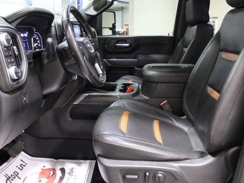 Used 2020 GMC Sierra 2500 AT4 w/ AT4 Premium Package image 16