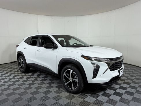 New 2026 Chevrolet Trax RS w/ Driver Confidence Package FWD image 1