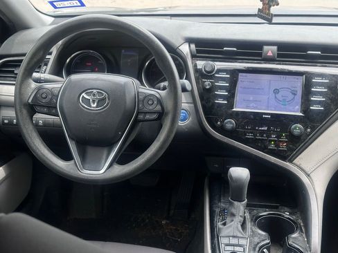 Used 2020 Toyota Camry LE FWD image 15