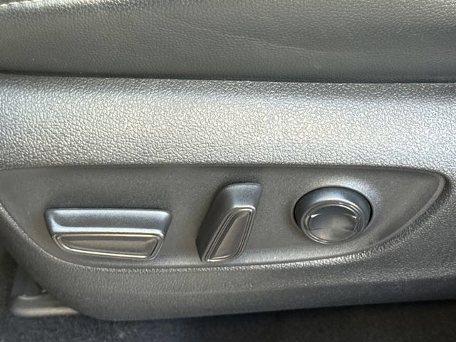 Used 2021 Toyota Highlander XSE FWD image 22