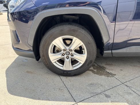 Used 2020 Toyota RAV4 XLE FWD image 14