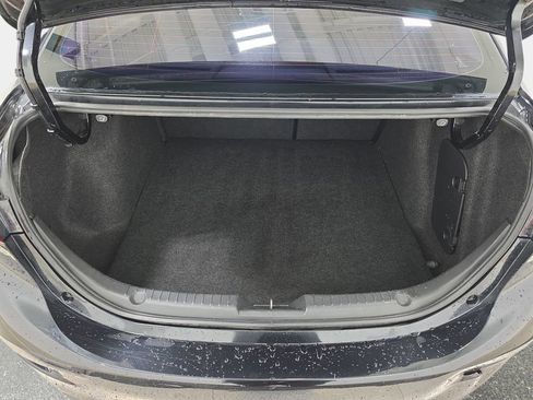 Used 2014 MAZDA MAZDA3 i Touring w/ Moonroof Package 1 FWD image 33